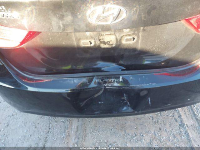 Hyundai ELANTRA Gls Image 12