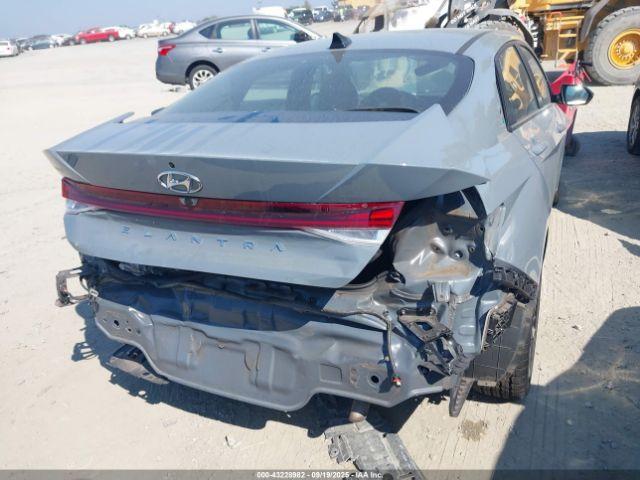 Hyundai ELANTRA Sel Image 2