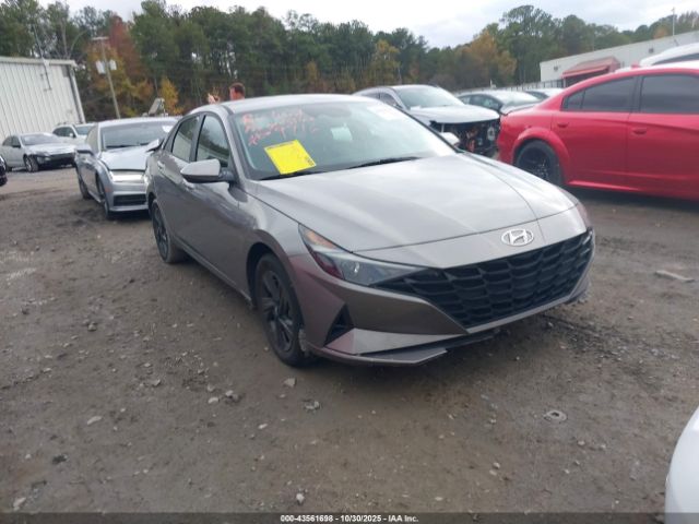 Hyundai ELANTRA Sel Image 1