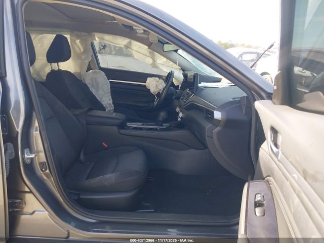 Nissan Altima Sv Fwd Image 11