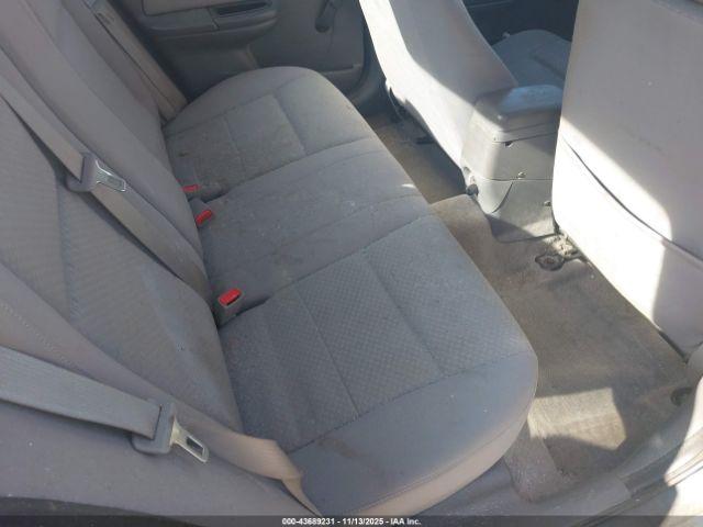 Saturn Ion 2 Image 5