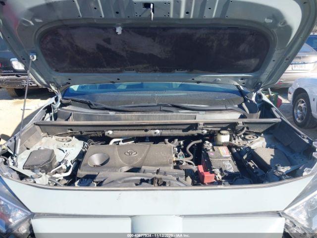 Toyota RAV4 Xle Image 7