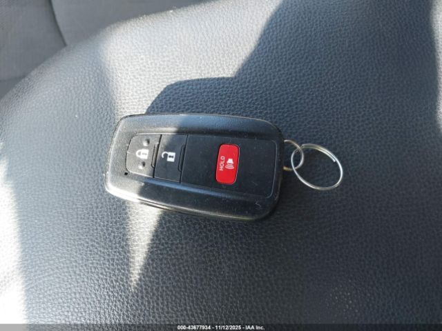 Toyota RAV4 Xle Image 9