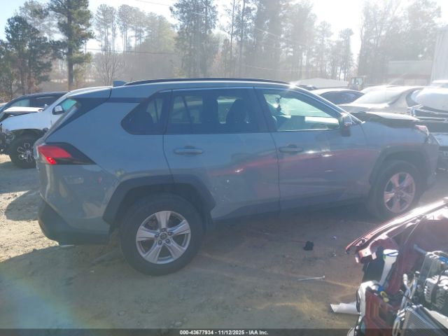 Toyota RAV4 Xle Image 13