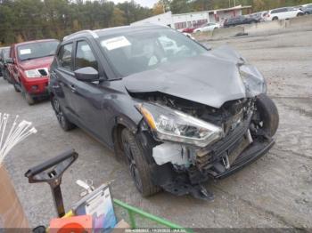  Salvage Nissan Kicks