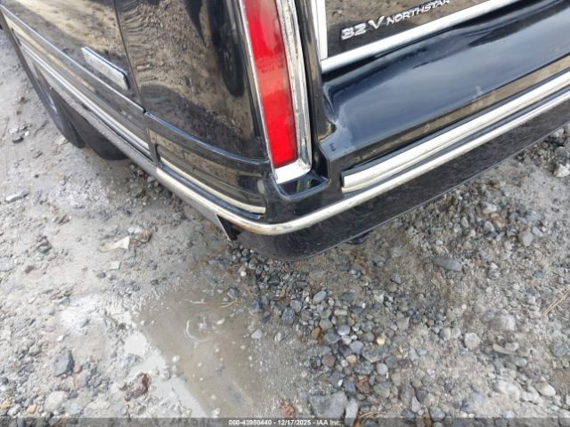 Cadillac DeVille Concours Image 14