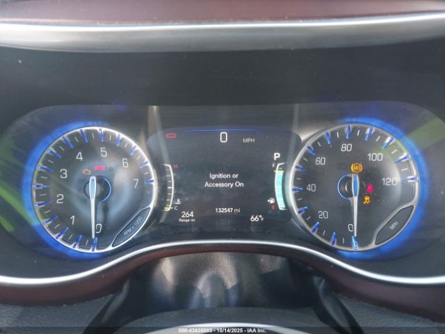 Chrysler Pacifica Limited Image 10