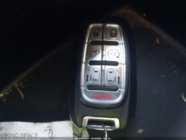 Chrysler Pacifica Limited Image 9