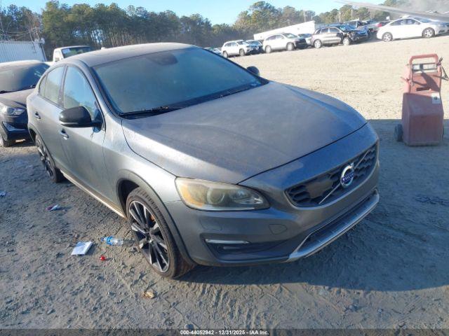  Salvage Volvo S60 Cross Country