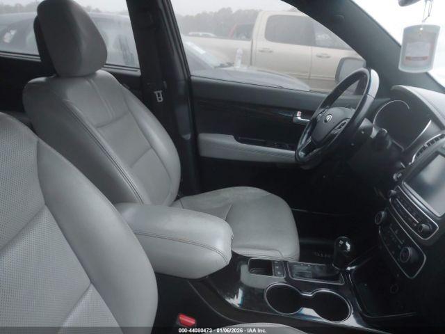 Kia Sorento Limited V6 Image 4