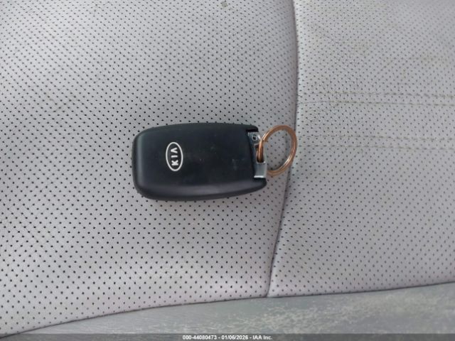 Kia Sorento Limited V6 Image 11