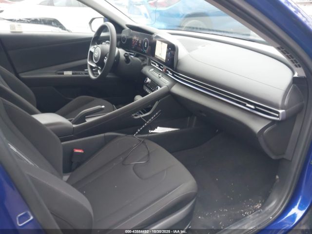 Hyundai ELANTRA Sel Image 5