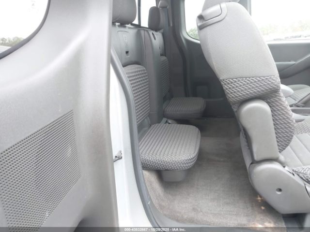 Nissan Frontier Se Image 7