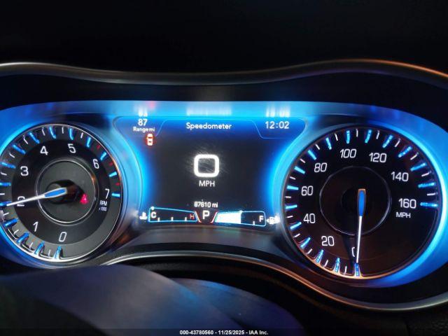 Chrysler 300c Image 13