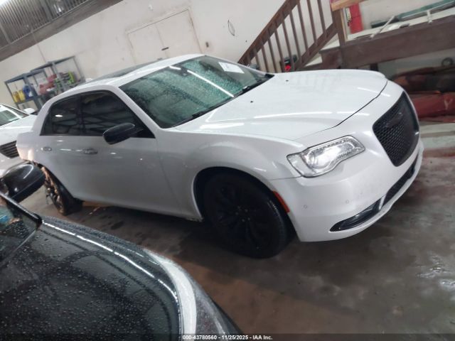 Chrysler 300c Image 9