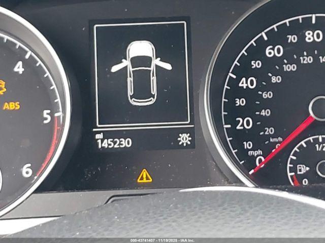 Volkswagen Golf Tdi S 4-door Image 8