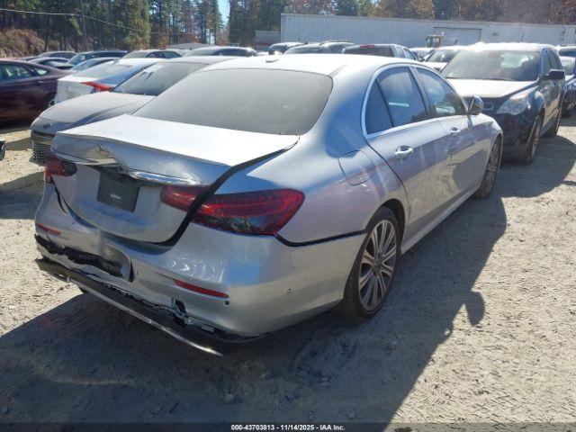 Mercedes-Benz E-Class Image 16