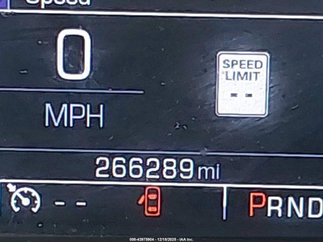 Chevrolet Silverado 1500 High Country Image 13