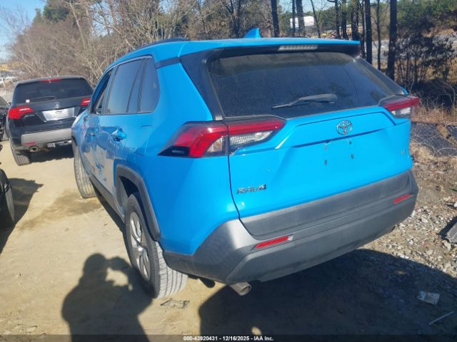 Toyota RAV4 Le Image 4