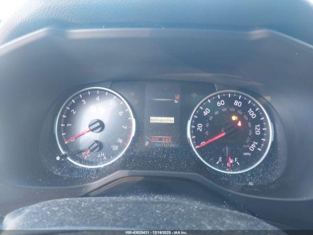 Toyota RAV4 Le Image 8