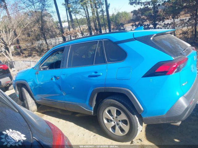 Toyota RAV4 Le Image 3