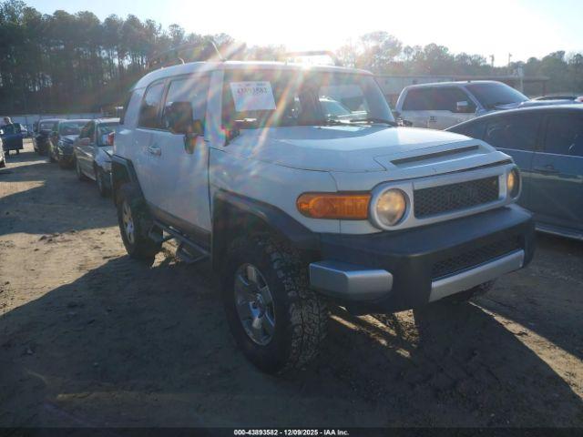  Salvage Toyota FJ Cruiser