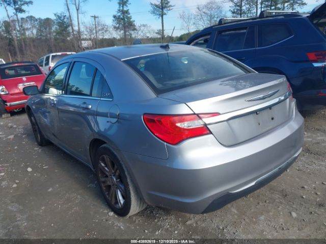 Chrysler 200 Touring Image 7