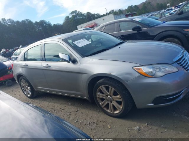 Chrysler 200 Touring Image 13