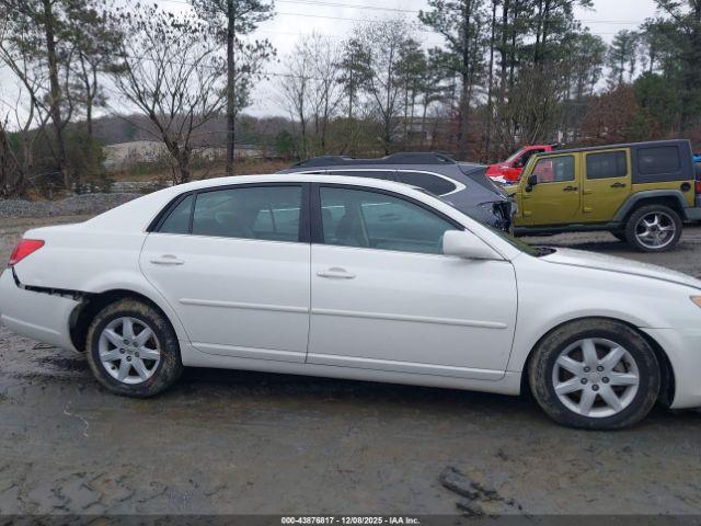 Toyota Avalon Xl Image 9