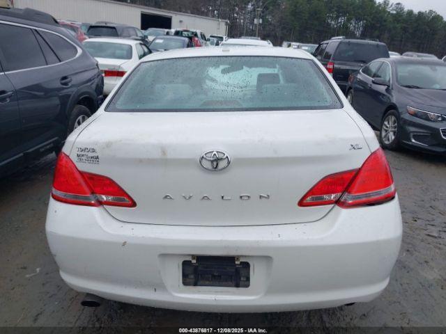 Toyota Avalon Xl Image 4