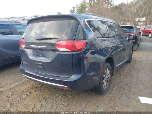 Chrysler Pacifica Touring-l Image 4