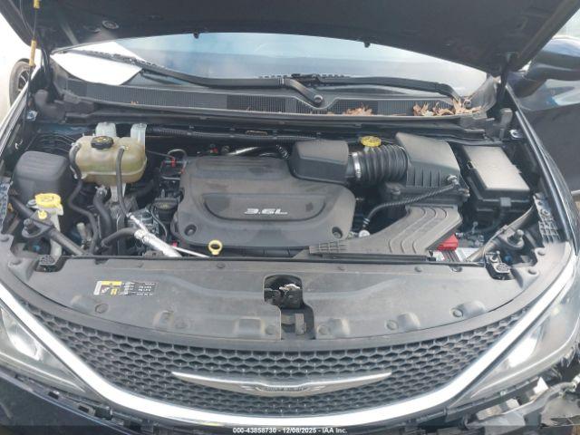 Chrysler Pacifica Touring-l Image 8