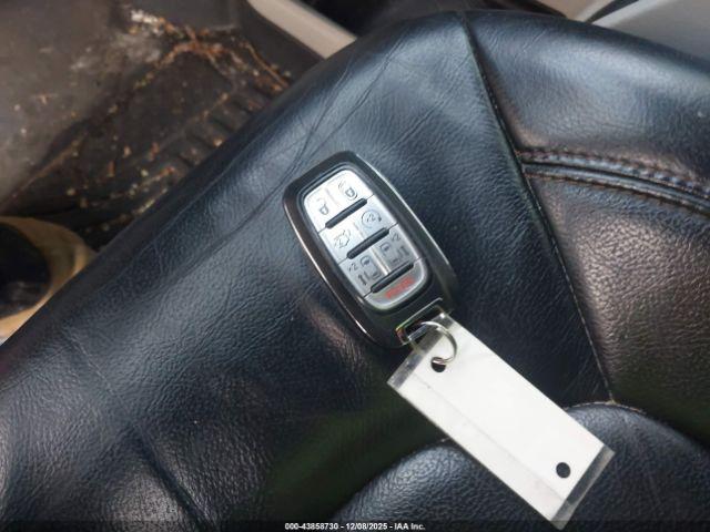 Chrysler Pacifica Touring-l Image 9