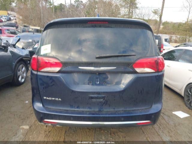 Chrysler Pacifica Touring-l Image 14