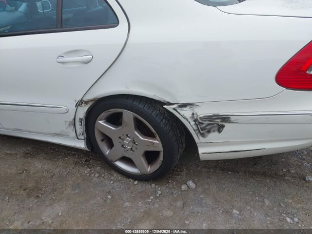 Mercedes-Benz E-Class Image 8