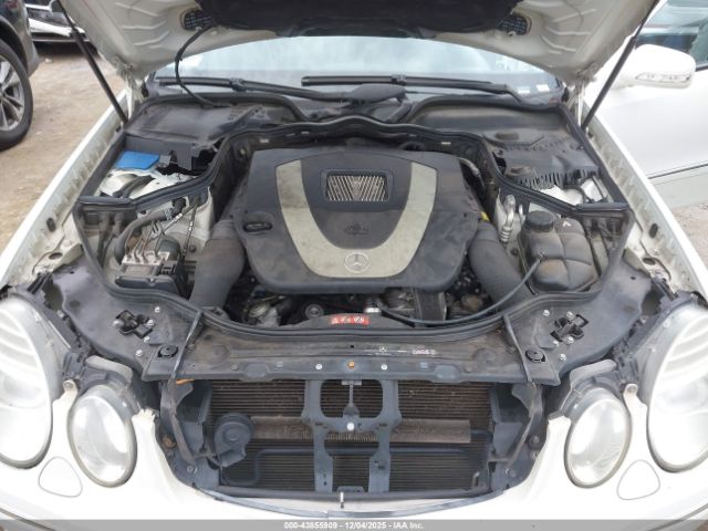 Mercedes-Benz E-Class Image 11