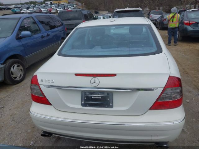 Mercedes-Benz E-Class Image 3