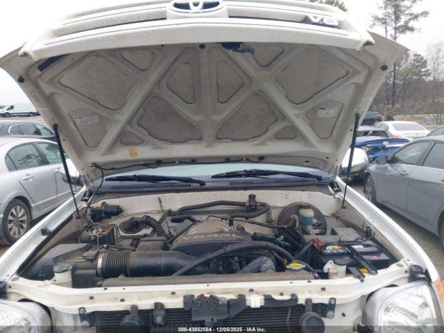 Toyota Tundra Sr5 V8 Image 11