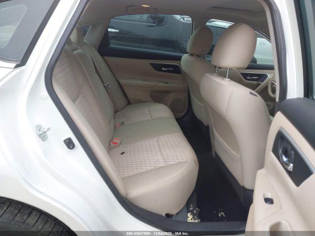 Nissan Altima 2.5 Sv Image 8