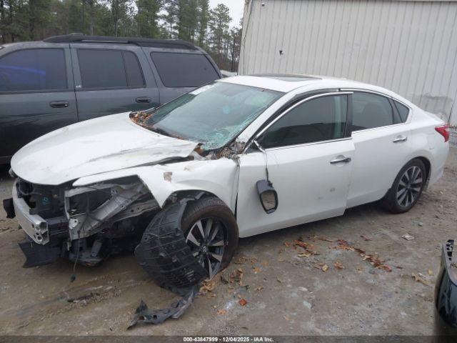 Nissan Altima 2.5 Sv Image 14