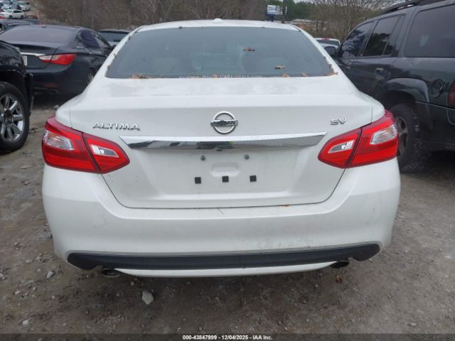 Nissan Altima 2.5 Sv Image 12