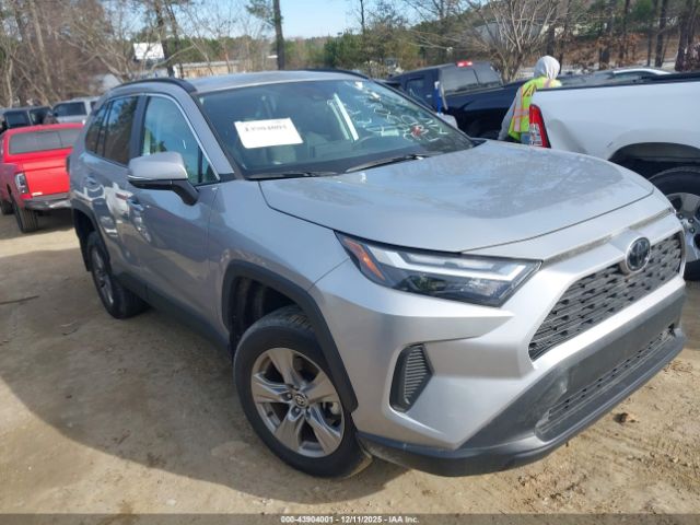 Toyota RAV4 Xle Image 1