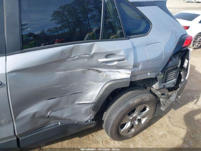 Toyota RAV4 Xle Image 17