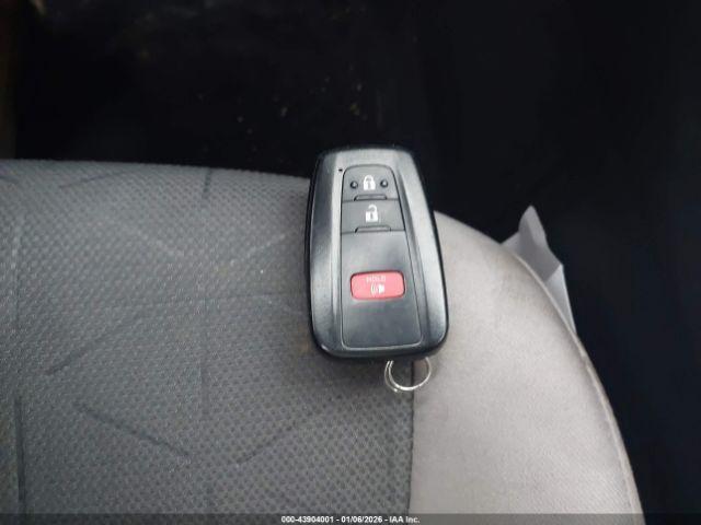 Toyota RAV4 Xle Image 9