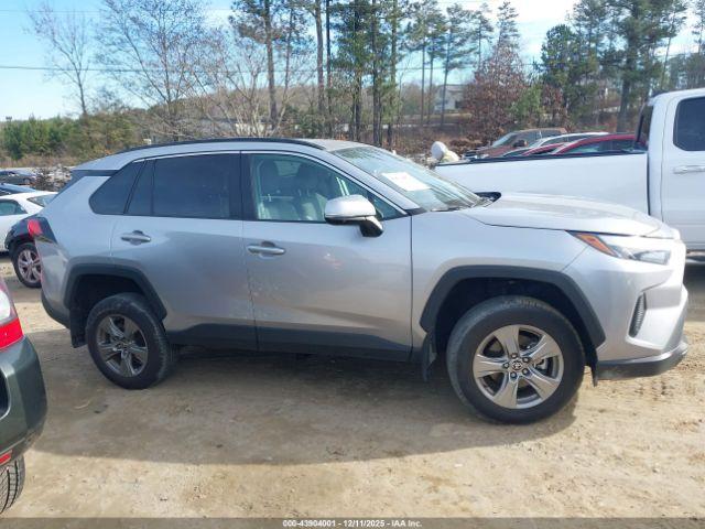 Toyota RAV4 Xle Image 15