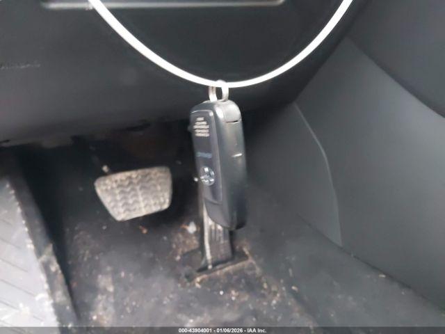 Toyota RAV4 Xle Image 3