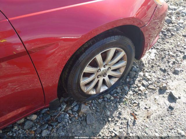 Chrysler 200 Touring Image 7