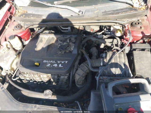 Chrysler 200 Touring Image 8