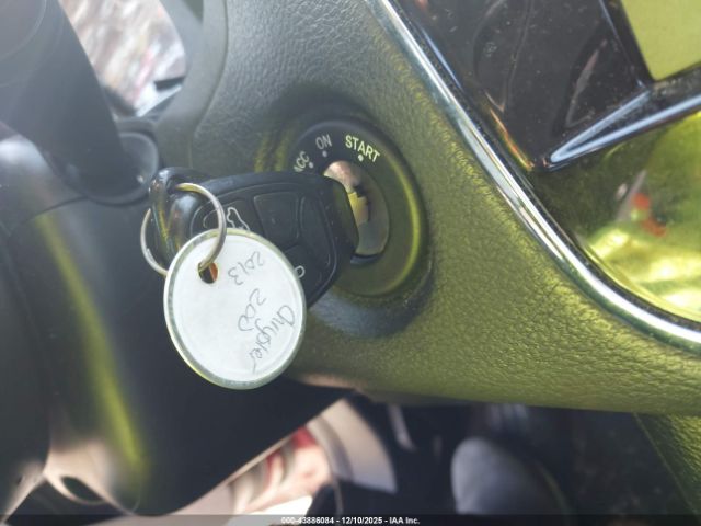 Chrysler 200 Touring Image 2