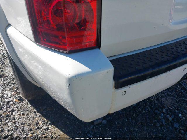 Jeep Commander Sport Image 4